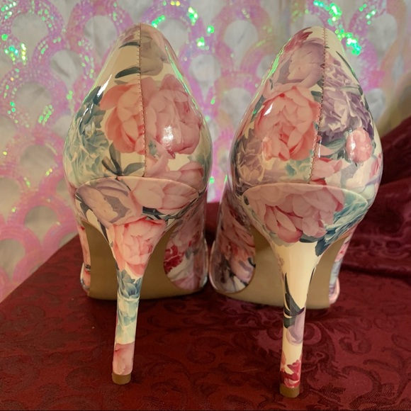 Elle Patent "Pleather" Floral Pastel Pointed Straight Toe Stiletto Pumps Size 10 - Picture 14 of 14